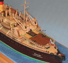 Готовая модель ледокола Красин.
